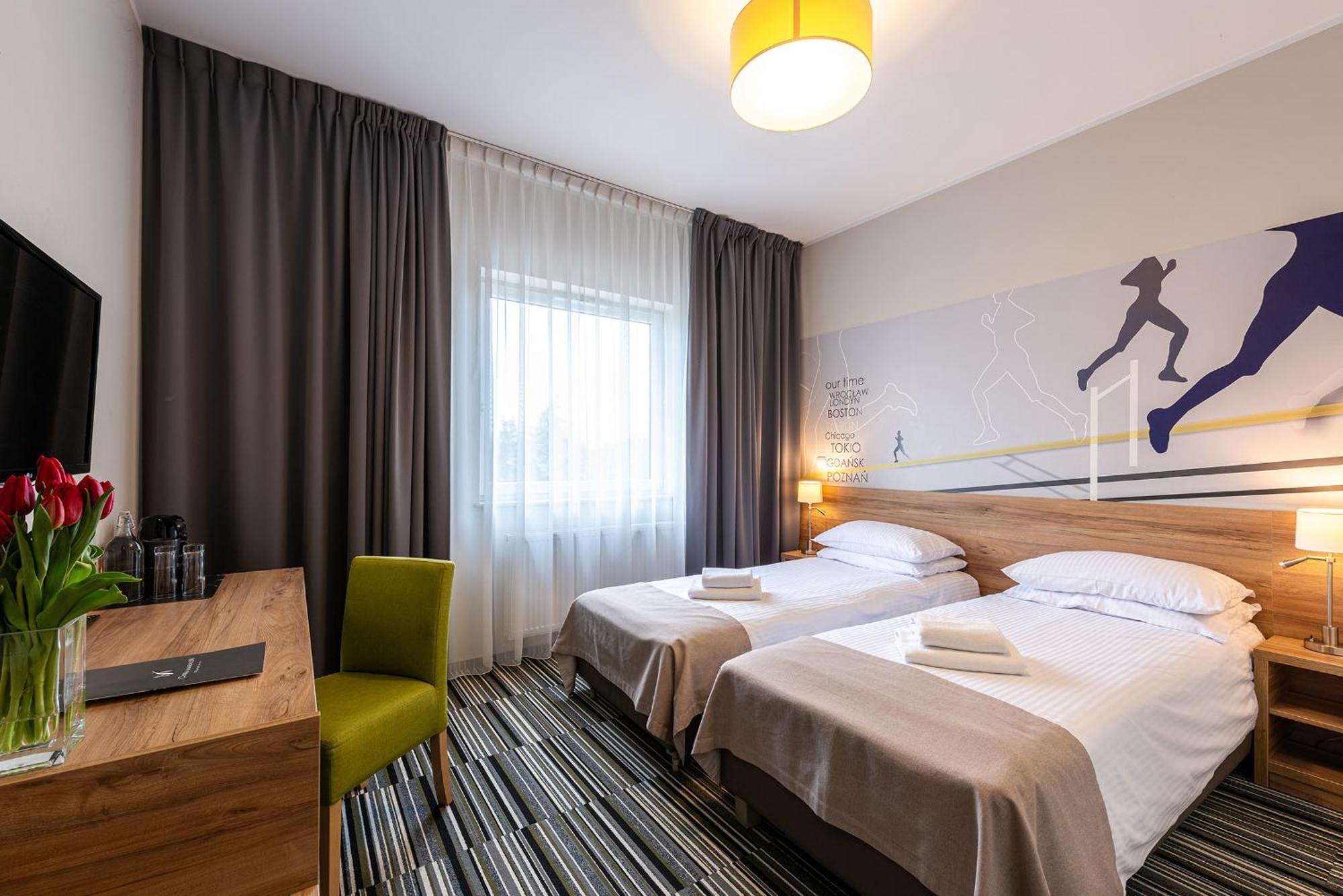Hotel Maraton Szamotuły Exteriör bild