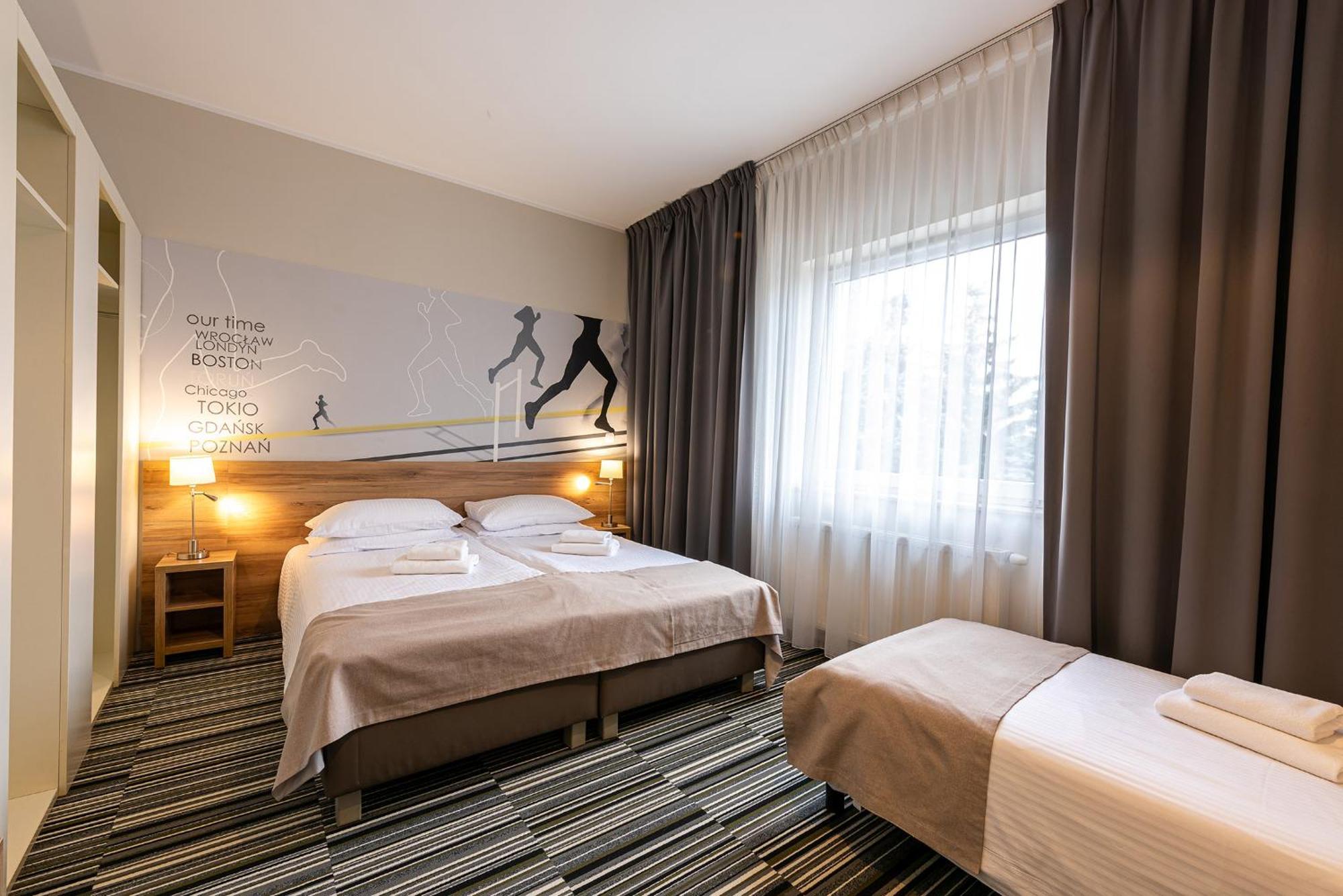 Hotel Maraton Szamotuły Exteriör bild