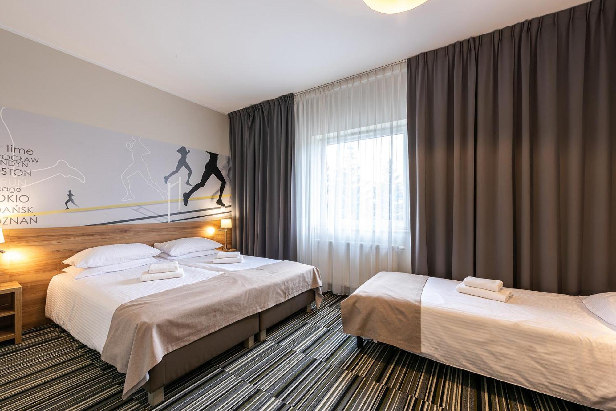 Hotel Maraton Szamotuły Exteriör bild